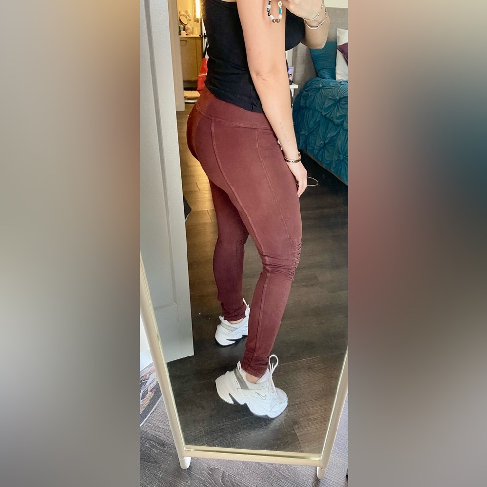 Wine colored Moto‎ leggings M